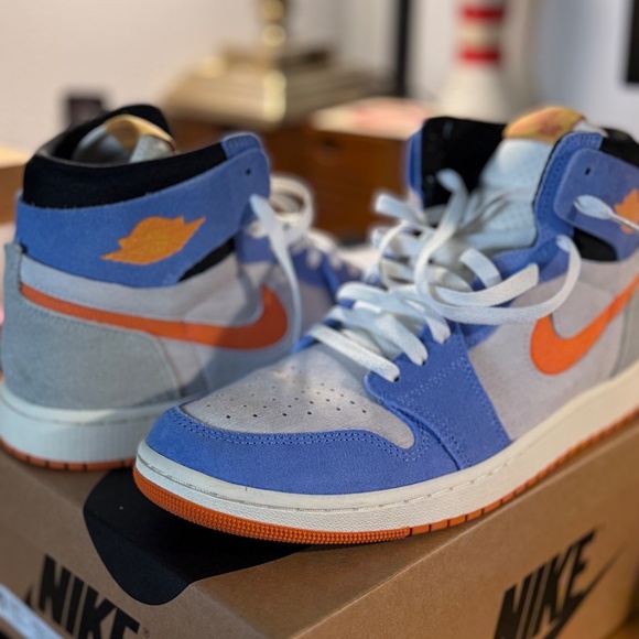ALMOST NEW - WORN ONCE - MENS 10 - AIR JORDAN 1 ZM - AIR CMFT 2 - FLORIDA GATORS main image 16